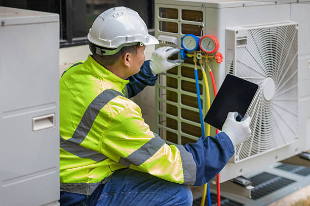Professional Hvac Installation technician working in Nappanee, IN